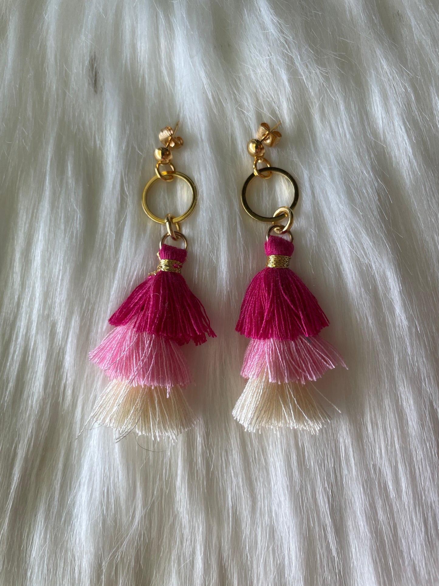 Three-tiered tassel dangles
