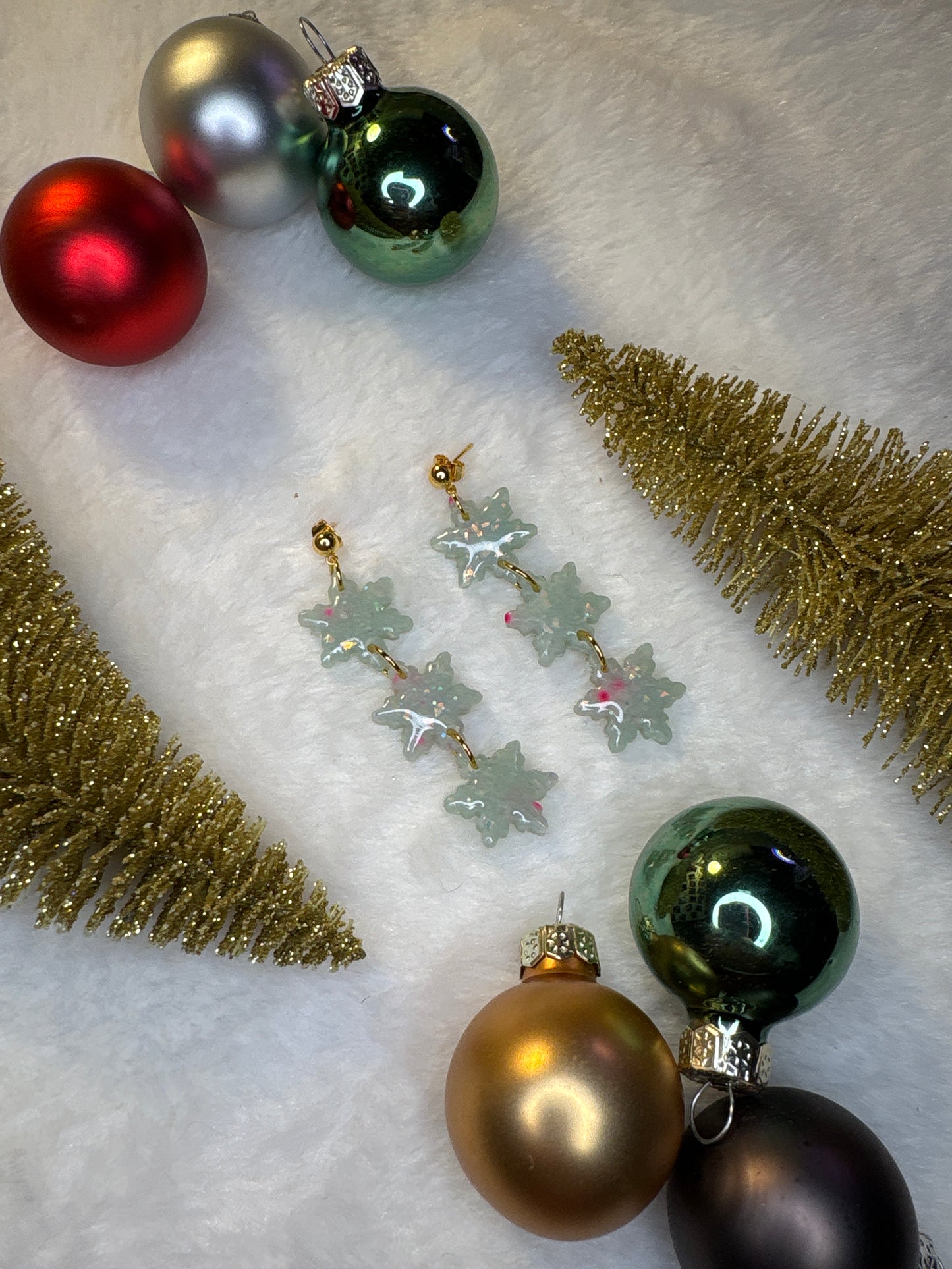 Three-tiered snowflake dangles