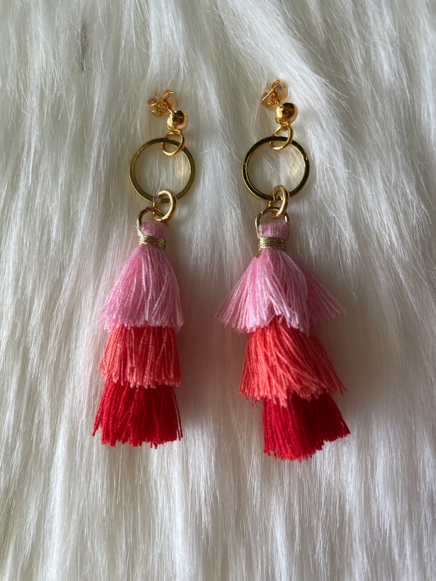 Three-tiered tassel dangles