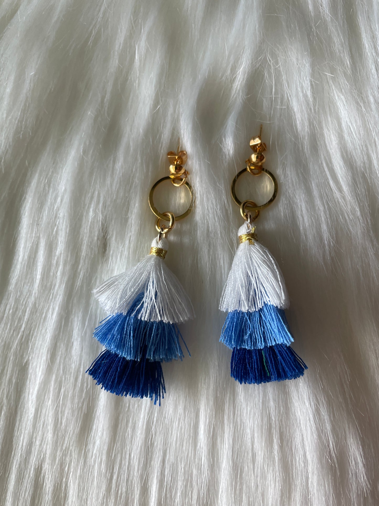 Three-tiered tassel dangles