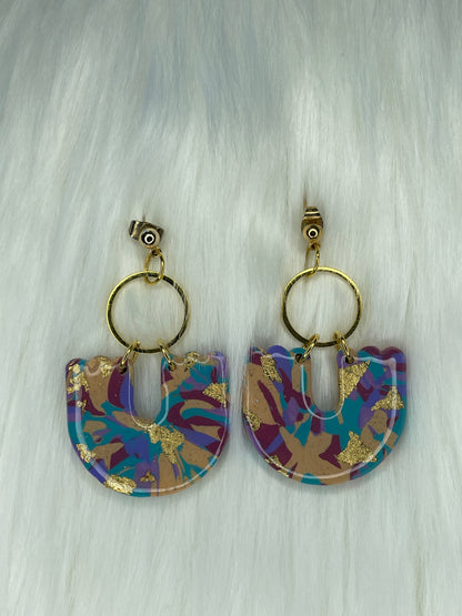 Multicolored U-shaped dangles