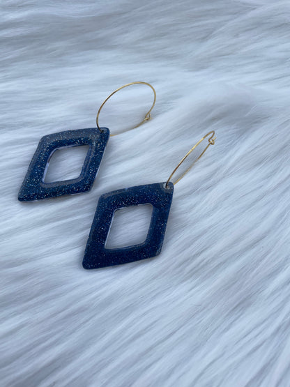 Diamond two-sided dangles