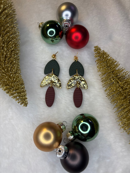 Three-tiered holiday dangles