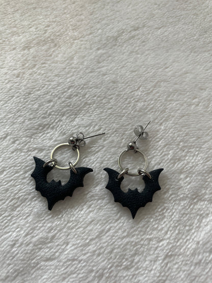 Black bat dangle earrings | Halloween earrings