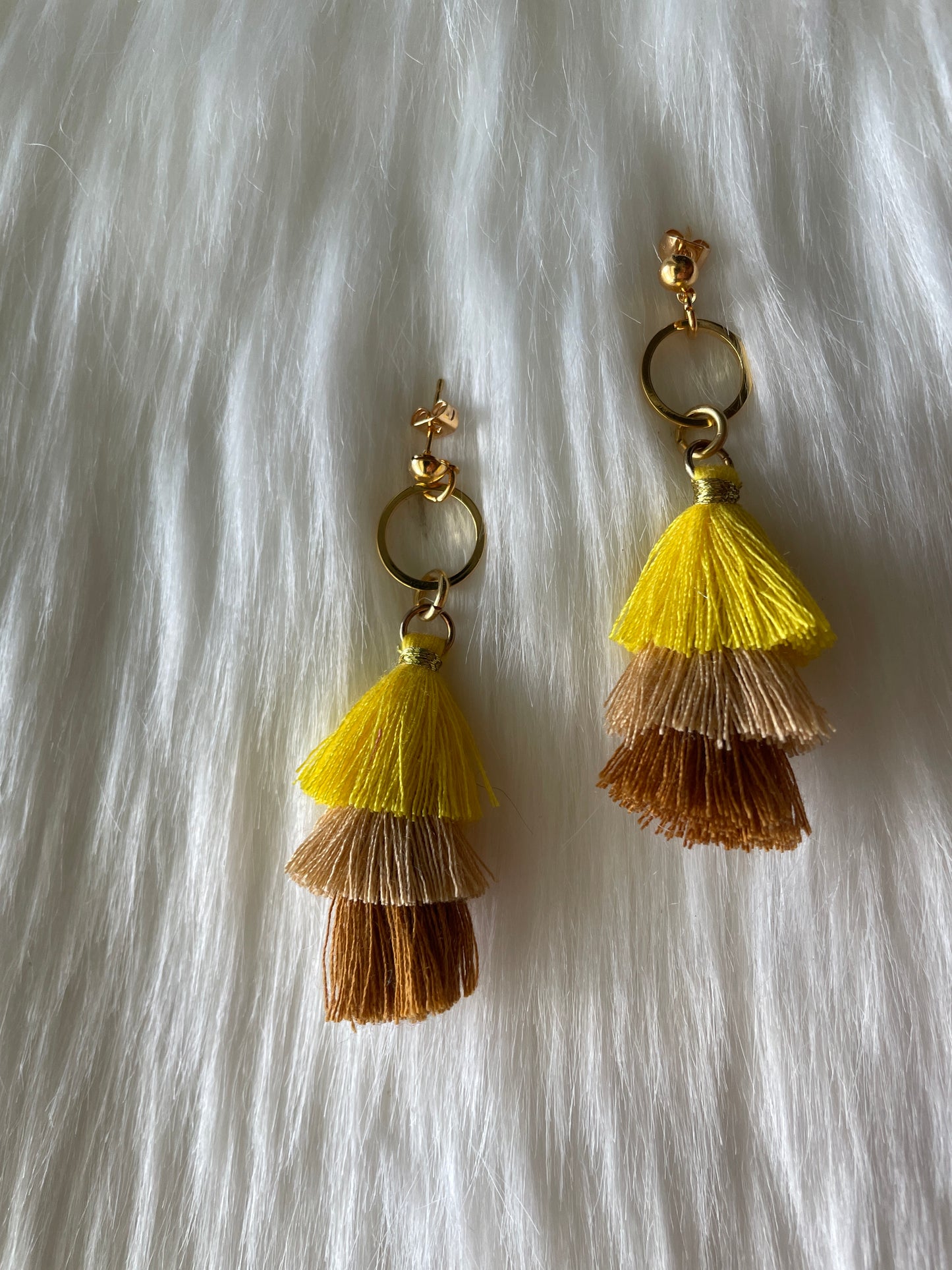 Three-tiered tassel dangles