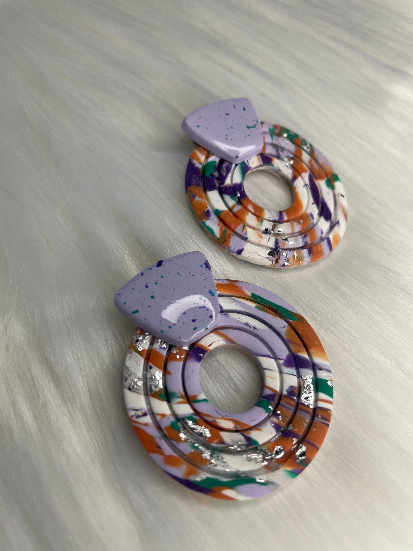 Multicolored round earrings