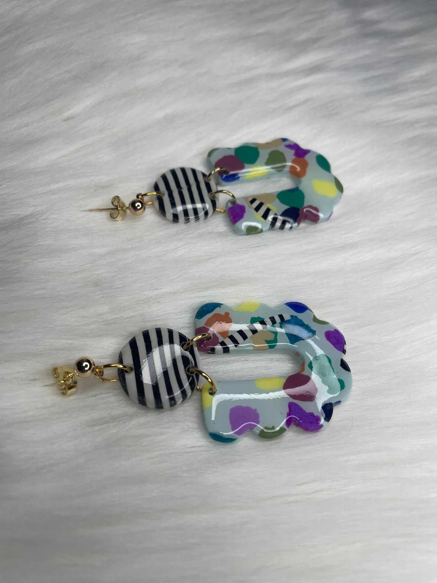 Multi-patterned scalloped dangles