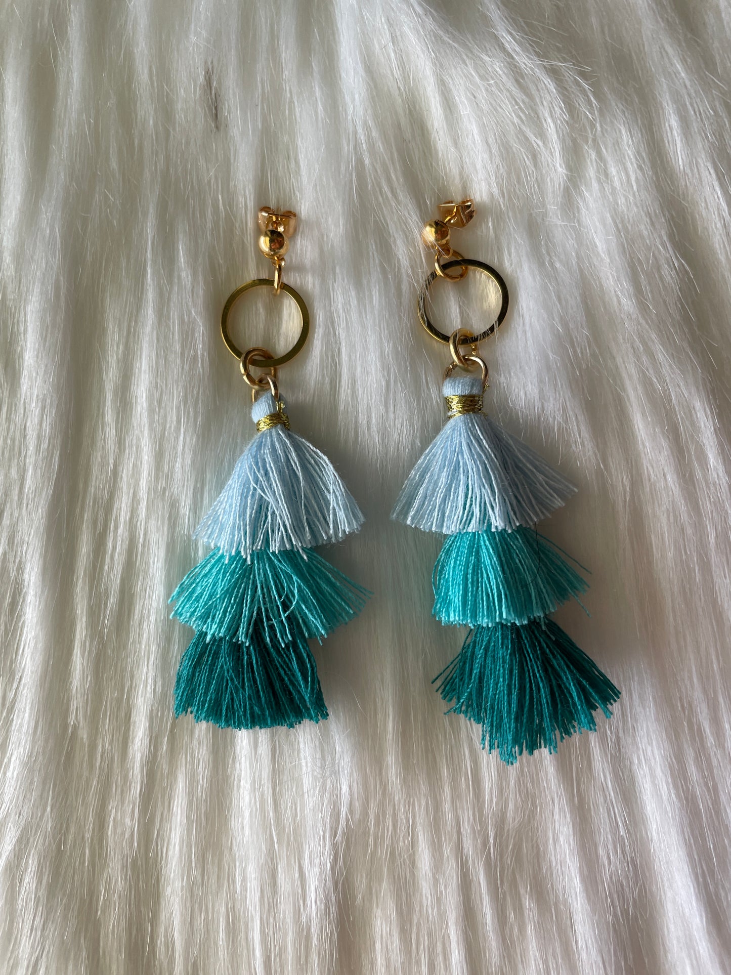 Three-tiered tassel dangles